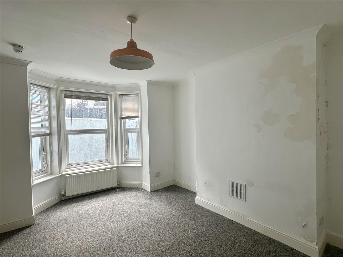 5 bed property in Devonshire Road, Hastings